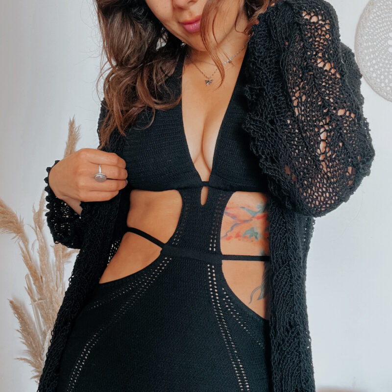 Vestido asimétrico negro y crudo