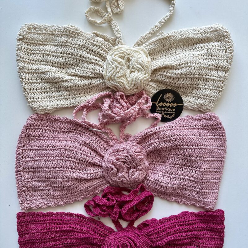 Top strapless con flor central