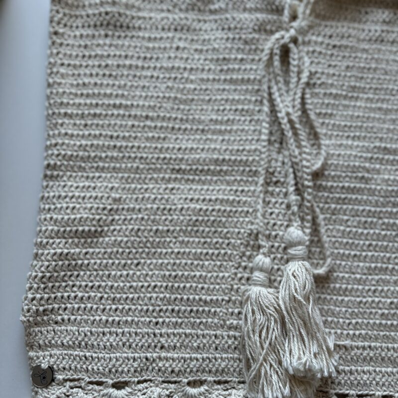 Minifalda con borlas ajustable